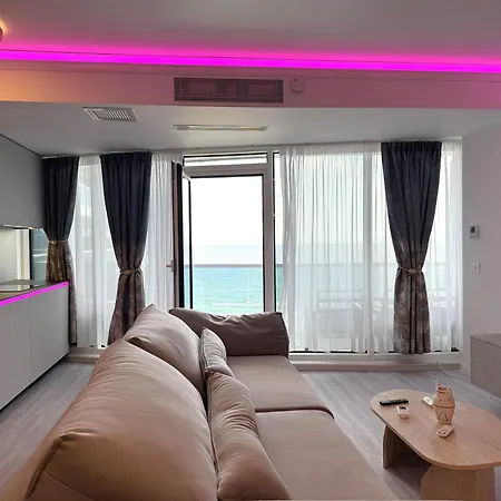 Titanic Front Sea View *