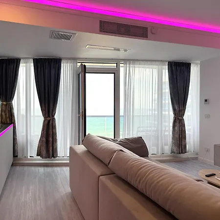 Titanic Front Sea View *