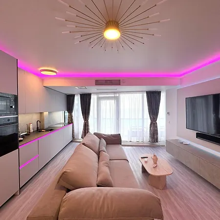 Апартаменты Titanic Front Sea View